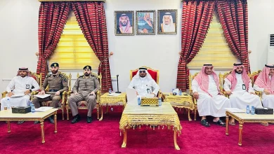 صورة بالصور .. محافظ أبو عريش يناقش الجوانب الأمنية والخدمية مع مشايخ وعرائف المحافظة
