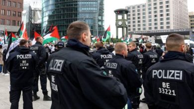 صورة مداهمات في العاصمة الألمانية بعد اعتداء على شرطي خلال مظاهرة مؤيدة لفلسطين