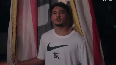صورة والده: أحمد شريف وقع على بياض حباً في الزمالك