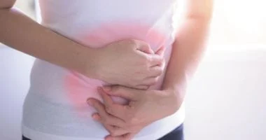 صورة علاج الإمساك.. كيف يعمل زيت الخروع النباتي كأفضل ملين طبيعي؟