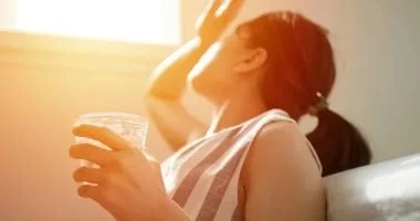 صورة أعراض تشير إلى عدم استهلاك كميات كافية من الماء.. نصائح للوقاية من الجفاف