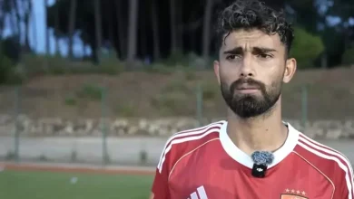 صورة أحمد رضا: الأهلي لن يفرط في أي بطولة والمنافسة بيننا شريفة رغم “زحمة اللاعبين”
