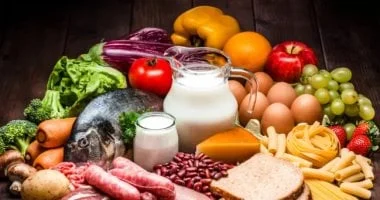 صورة 8 أطعمة علمياً مثبتة لتعزيز صحة بشرتك وشعرك وأظافرك