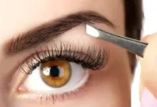 صورة انتبه.. إزالة الحواجب في صالونات التجميل قد تؤدي إلى فشل كبدعي