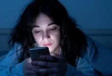 صورة كيف يساهم استخدام الموبايل في تدهور صحتك النفسية وكيفية حماية نفسك؟