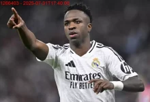 صورة رغم تجميد مفاوضات التجديد.. فينيسيوس يصر على البقاء في ريال مدريد