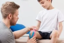 صورة تحسن حالة الطفل الذي شارك في تجربة فريدة من نوعها لعلاج مرض نادر
