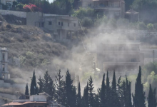 صورة إصابة مواطنين أحدهما طفل في غارة إسرائيلية على جنوب لبنان