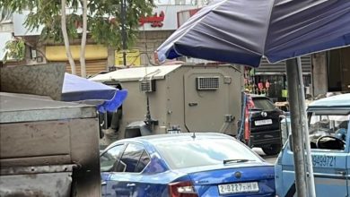 صورة الاحتلال يقتحم رام الله ويداهم محال صرافة..