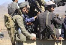 صورة فضيحة إنسانية تهز صنعاء.. الحوثيون تحت مجهر هيومن رايتس بعد تعذيب طاقم سفينة إغاثة دولية