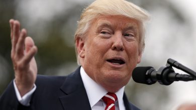صورة ترامب يفرض رسوما جمركية مرتفعة على عشرات الدول