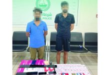 صورة القبض على مُحتالَين استغلا حسابات بنكية ومَحَافظ إلكترونية في جرائمهما