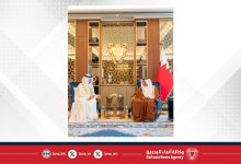 صورة سمو ولي العهد رئيس مجلس الوزراء يستقبل وزير العمل للاطمئنان على صحته ويشيد بإسهاماته المتميزة ضمن فريق البحرين