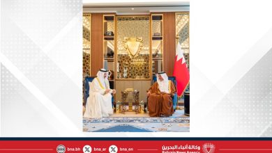 صورة سمو ولي العهد رئيس مجلس الوزراء يستقبل وزير العمل للاطمئنان على صحته ويشيد بإسهاماته المتميزة ضمن فريق البحرين