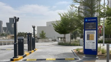 صورة إطلاق أول حل ذكي بالكامل لمواقف السيارات بالذكاء الاصطناعي في المنطقة عبر مجمعات دبي المميزة