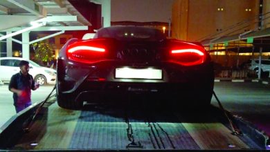 صورة شرطة دبي تحجز مركبتين بسبب سلوك استعراضي خطير