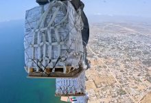 صورة الإمارات تنفذ الإنزال الجوي الـ67 للمساعدات الإنسانية على قطاع غزة ضمن عملية طيور الخير