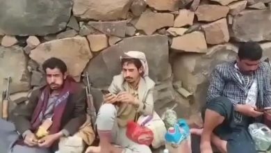 صورة جريمة مركبة في ذمار.. الحوثيون يختطفون أطفال مختطف لديهم لإجباره على تسجيل اعترافات