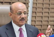 صورة البنك المركزي يحدد قائمة من 25 سلعة تُحصَر المصارفة والتحويل لاستيرادها عبر البنوك فقط ورئيس الحكومة يصدر توجيهًا جديداً
