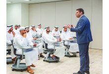 صورة «محمد بن راشد للإدارة الحكومية» تعتمد نموذجاً تعليمياً رقمياً وحضورياً