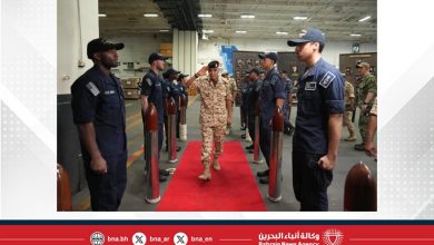 صورة رئيس هيئة الأركان يزور حاملة الطائرات سفينة “يو إس إس نيمتز” التابعة لسلاح البحرية الأمريكية
