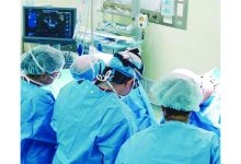 صورة إنقاذ حياة مواطن بإغلاق عيب صدري معقّد