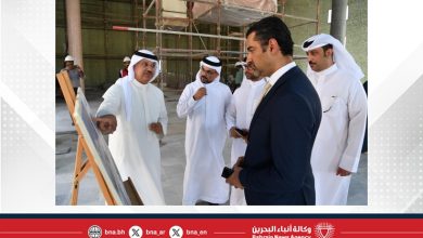 صورة وزير شؤون البلديات والزراعة ورئيس هيئة البحرين للثقافة والآثار يتفقدان سير العمل في مشروع ترميم المبنى التاريخي لشؤون البلديات