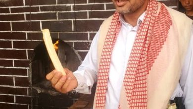 صورة مكتب الصناعة بمأرب يضبط 23 مخبزاً ومقصفاً مخالفاً ضمن حملة لضبط الأسعار ومنع المتلاعبين