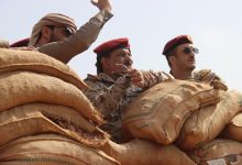 صورة وزير الدفاع يتفقد المواقع الأمامية في جبهات محافظة صعدة .. عاجل