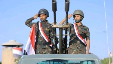 صورة مصدر أمني بمأرب يوضح ملابسات احتجاز ''الضابط'' حمود هزاع ويدعو وسائل الإعلام للتحري والدقة