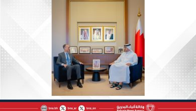 صورة سمو الشيخ عيسى بن سلمان بن حمد آل خليفة يستقبل سفير الولايات المتحدة الأمريكية لدى مملكة البحرين