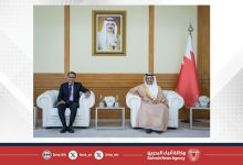 صورة وزير الإعلام يستقبل سفير جمهورية باكستان الإسلامية لدى مملكة البحرين