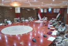 صورة الحوثيون يناقشون عسكريا عمليات السخط الشعبي والمجتمعي ضدهم