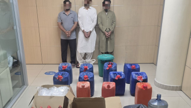 صورة شرطة أبوظبي و “الجهاز الوطني لمكافحة المخدرات” يضبطان عصابة مخدر الكريستال