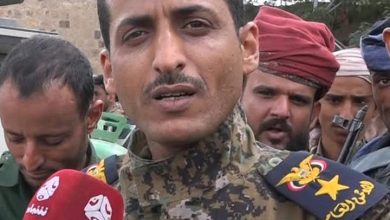 صورة عبوة ناسفة أودت بحياة مدير شرطة التعزية في شارع جمال وسط مدينة تعز