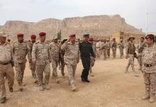صورة وزير الدفاع يصل حضرموت ويشدد على رفع الجاهزية الأمنية والعسكرية .. تفاصيل