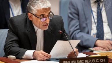 صورة إيران تتحدى واشنطن وتل أبيب وترفض الاعتراف بنقل أسلحة إلى اليمن