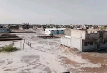 صورة الوحدة التنفيذية بمأرب تحذّر من سيول جارفة خلال الساعات والأيام القادمة وتنشر أرقام للطوارئ