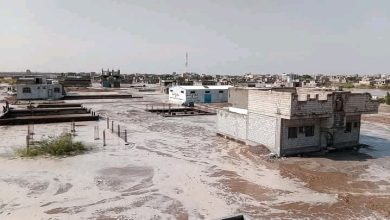 صورة الوحدة التنفيذية بمأرب تحذّر من سيول جارفة خلال الساعات والأيام القادمة وتنشر أرقام للطوارئ