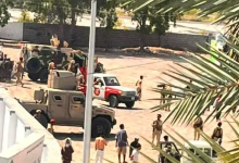 صورة عدن تشتعل أمنياً: اشتباكات للسيطرة على مبنى الجوازات وخدمات المواطنين معلّقة