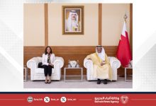 صورة وزير الإعلام يستقبل القائم بأعمال سفارة الجمهورية اللبنانية لدى مملكة البحرين