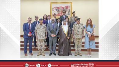 صورة وزير شؤون الدفاع يستقبل وفدا من موظفي مجلسي الشيوخ والنواب بالولايات المتحدة الأمريكية الصديقة