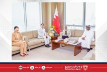 صورة الأمين العام للتظلمات تلتقي المستشار السياسي والاقتصادي بالسفارة الأمريكية في المنامة