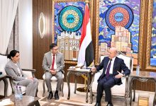 صورة الرئيس العليمي يستبعد السلام مع الحوثيين وينبه إلى أداة حرب تستخدمها الجماعة ضد اليمنيين مطالبًا بتحرك دولي أكثر صرامة