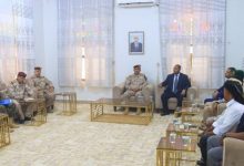 صورة وزارة الدفاع ترفع الجاهزية في سقطرى وتحذر من اختراقات حوثية عبر بوابة البحر