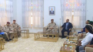 صورة وزارة الدفاع ترفع الجاهزية في سقطرى وتحذر من اختراقات حوثية عبر بوابة البحر