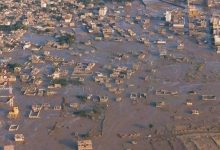 صورة فيضانات مفاجئة اجتاحت عدة محافظات باليمن تسببت بتضرر أكثر من 100 ألف شخص