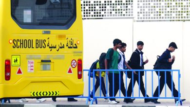 صورة تمديد الإجازات «يسرق» من الأبناء بهجة العودة إلى المدارس
