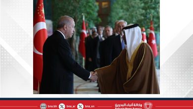 صورة سفير مملكة البحرين لدى الجمهورية التركية يشارك في حفل الاستقبال بمناسبة الذكرى السنوية الـ 103 لعيد النصر