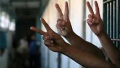 صورة انتشار مرض الجرب وسوء معاملة الأسرى في سجن النقب